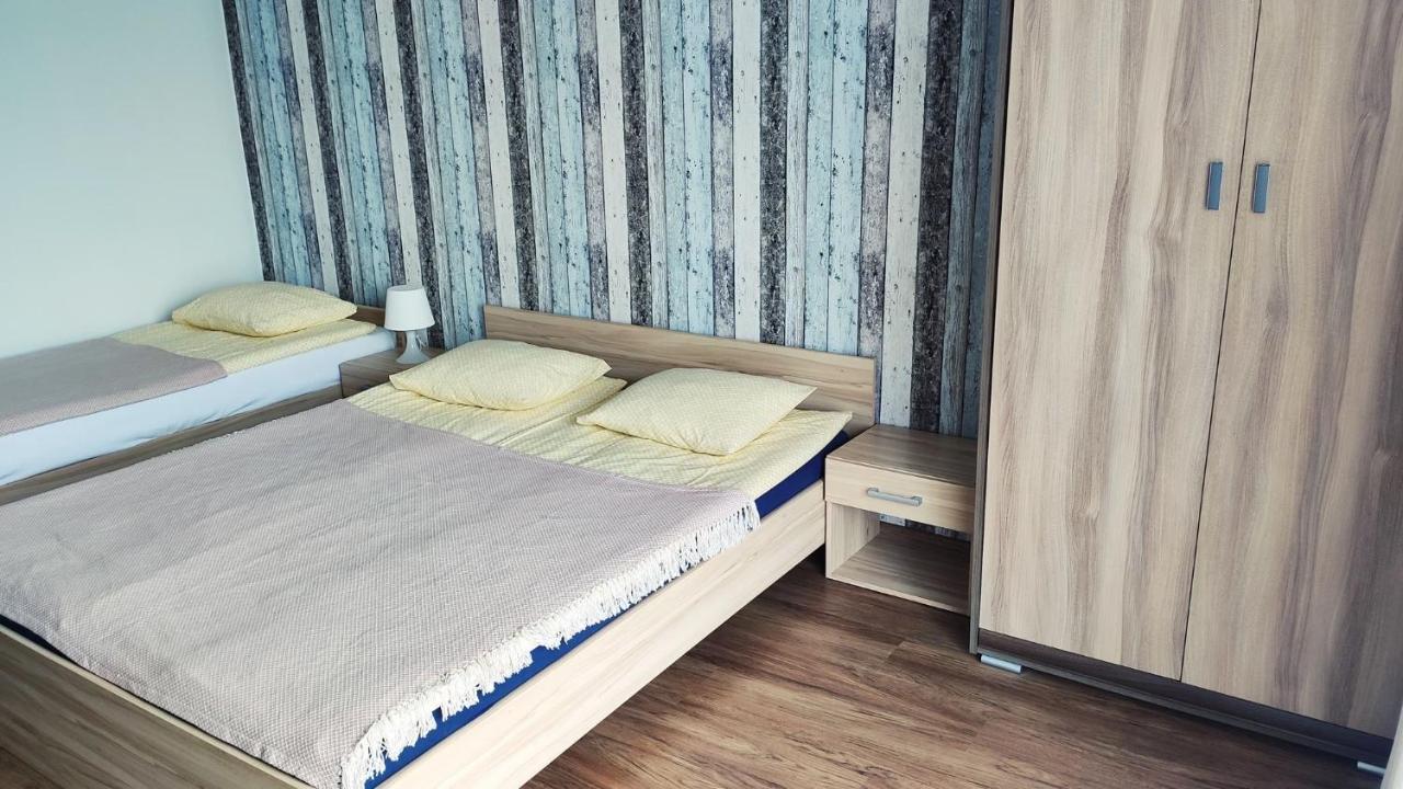 Emada- Pokoje Goscinne I Studia Ostrowo  Exterior foto